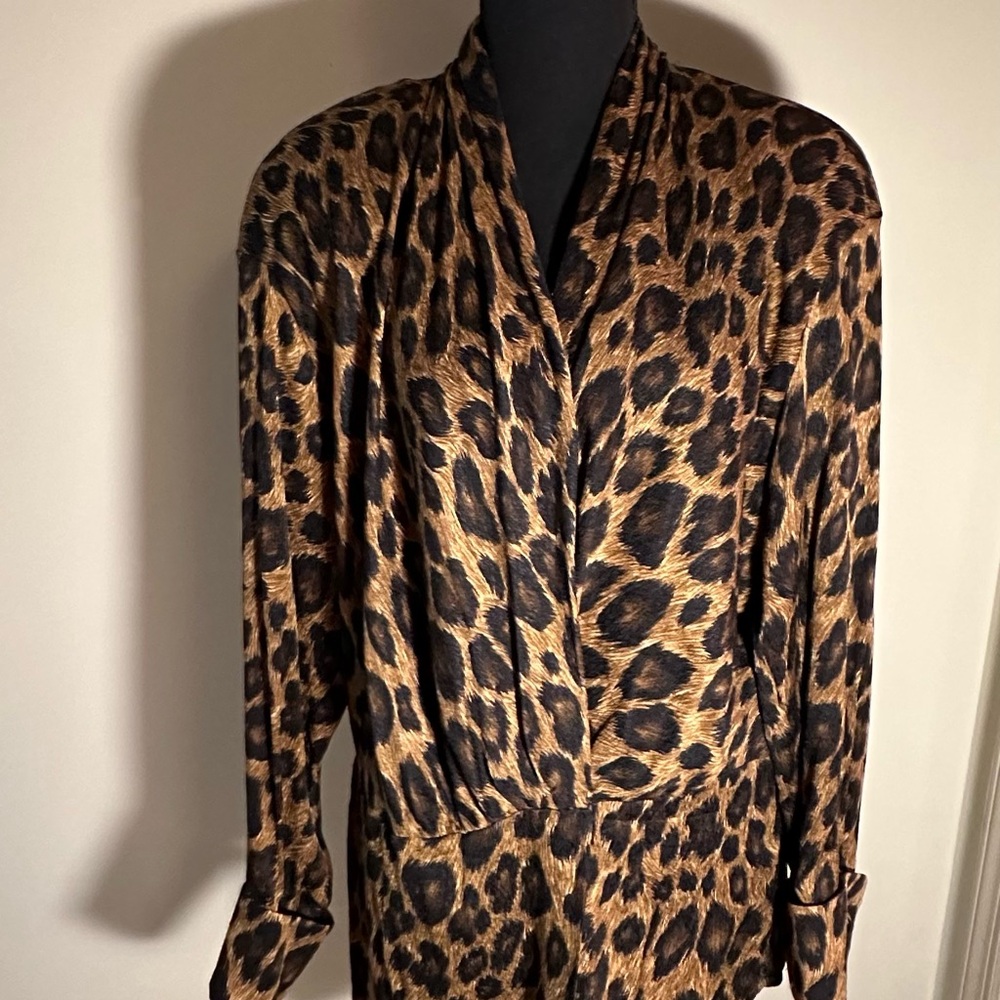 Vintage Anne Klein Designer/Luxury Leopard Print Blouse with Cuff Buttons - Picture 1 of 10